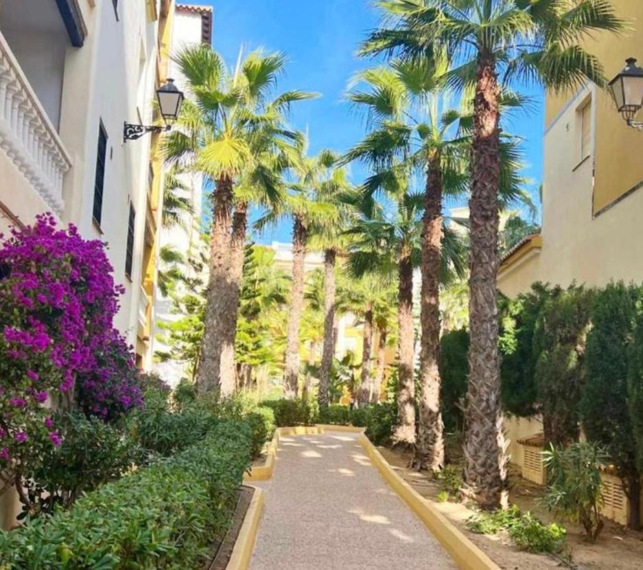 Apartamento Aldea Del Mar Torrevieja Esterno foto